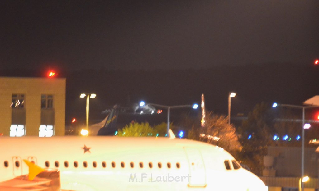 Bombendrohung Germanwings Koeln Bonner Flughafen P107.JPG - Miklos Laubert